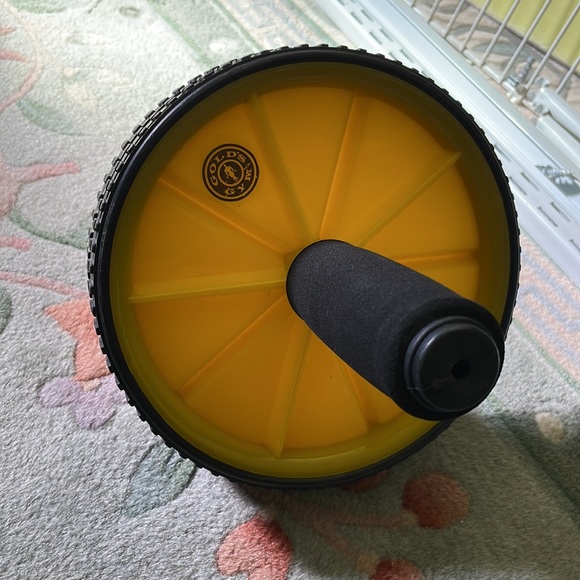 Golds gym ab workout roller - Picture 3 of 3
